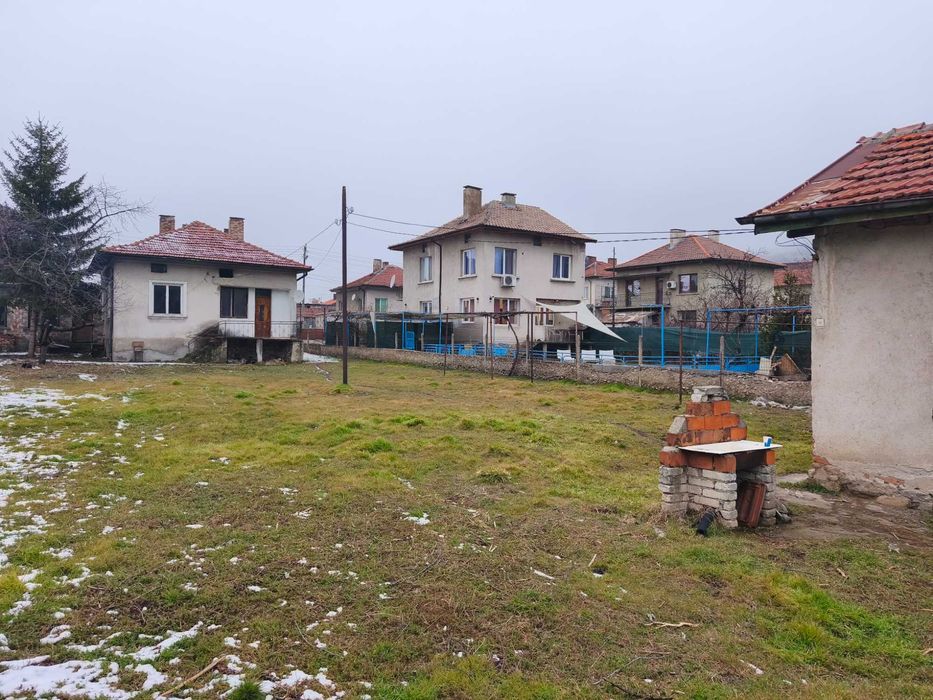 къща, Костенец,  РЗП 75м2 , двор 902 м2 , двоен гараж и къща за гости