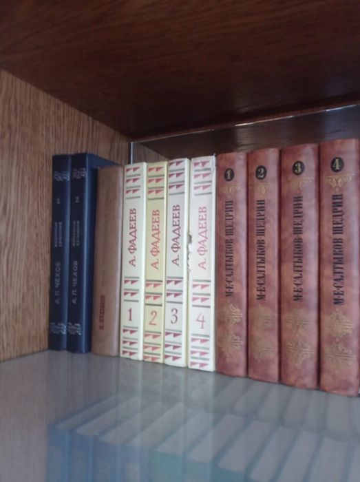 Продам книги 1000 тенге