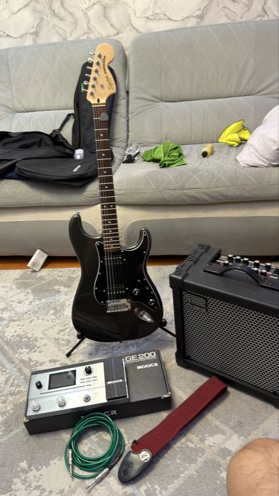 Squier Affinity Series ™ Stratocaster® HH Charcoal Frost Metallic
