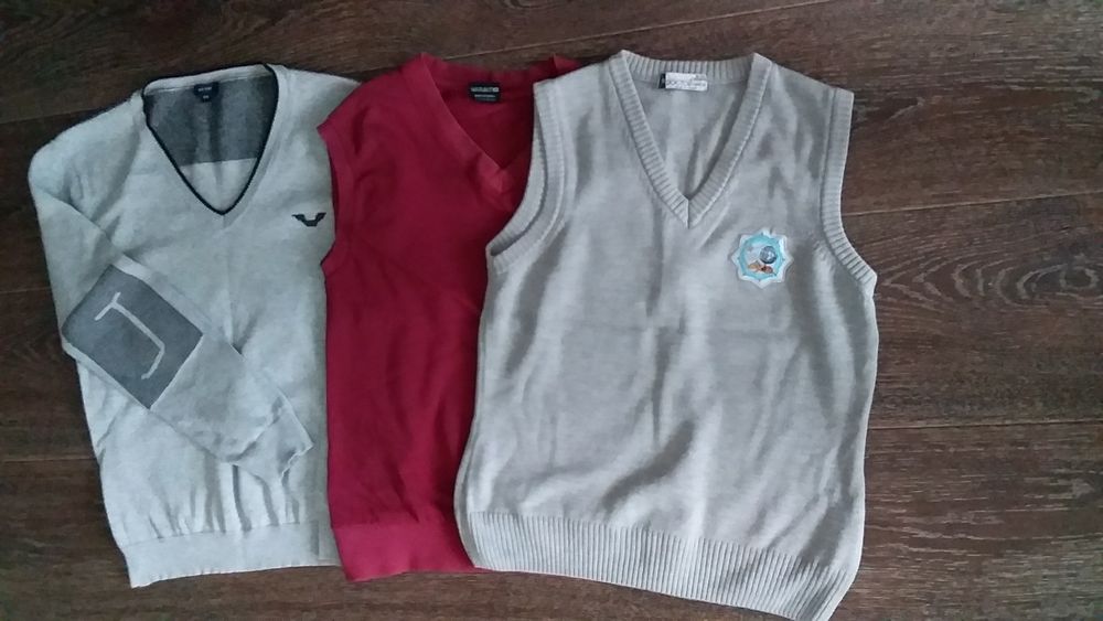 Кофта, безрукавки для школьника 9-10 лет