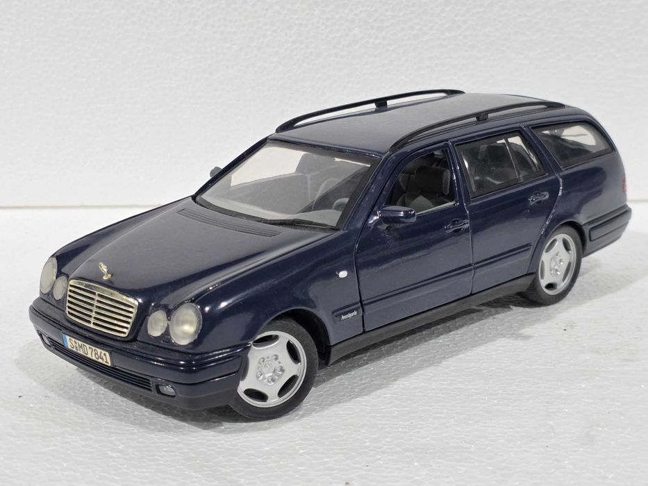 Macheta Auto 1/18 Anson Mercedes E Class E420 Break