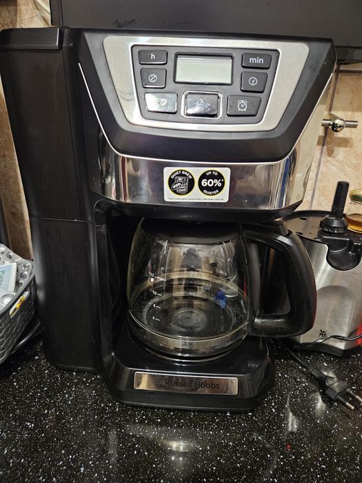 Cafetiera cu rasnita