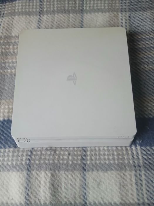 Vând ps 4 ca m-am luat ps 5