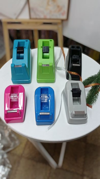 Диспенсер для скотча