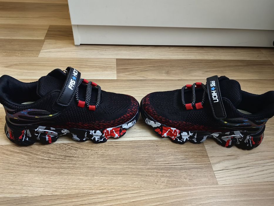 Чисто нови детски маратонки 36 номер