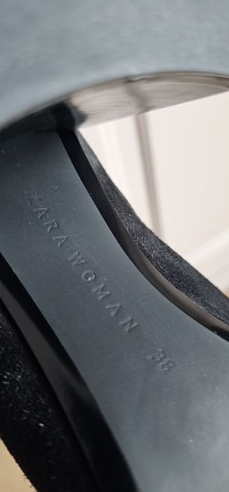 Botine Zara piele intoarsa marimea 38
