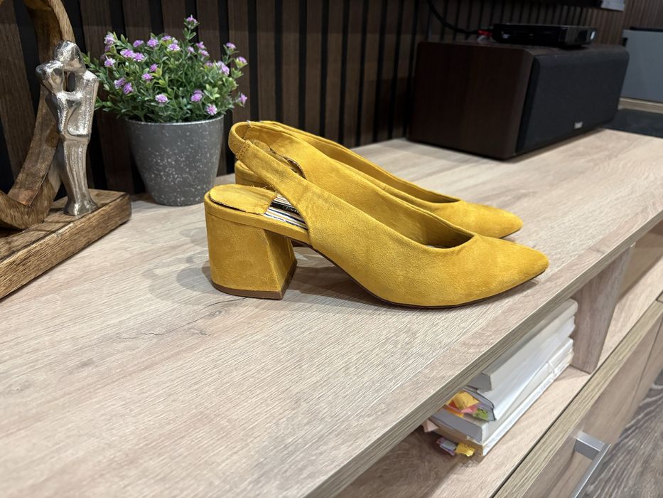 Дамски сандали Stradivarius