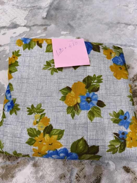 Отрезы тканей продаются