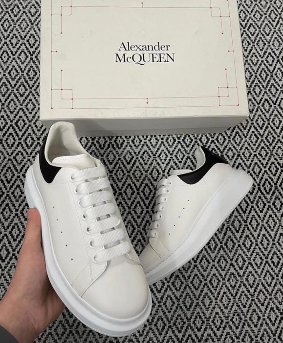 Alexander McQueen la DOAR 249 LEI
