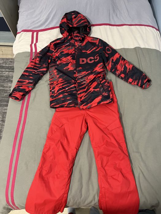 Ски екип за момче подходящо за 10-12 годишен