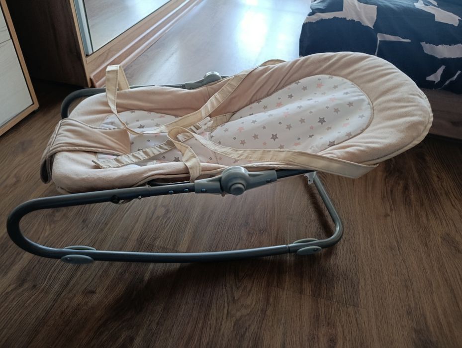 Детски шезлонг в добро състояние,с нормални следи от употреба!!