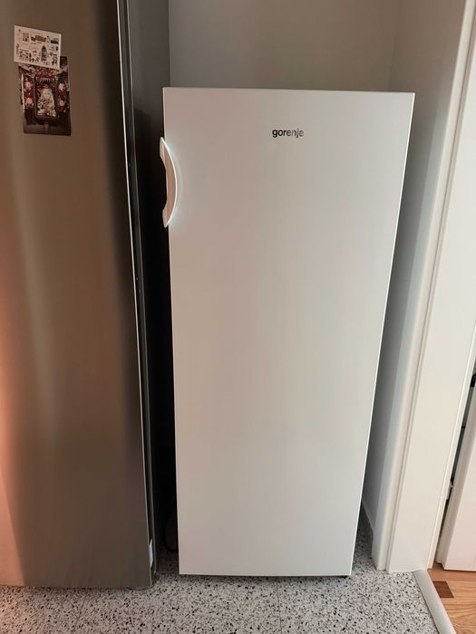 Frigider Alb GORENJE 242 L, 143 cm