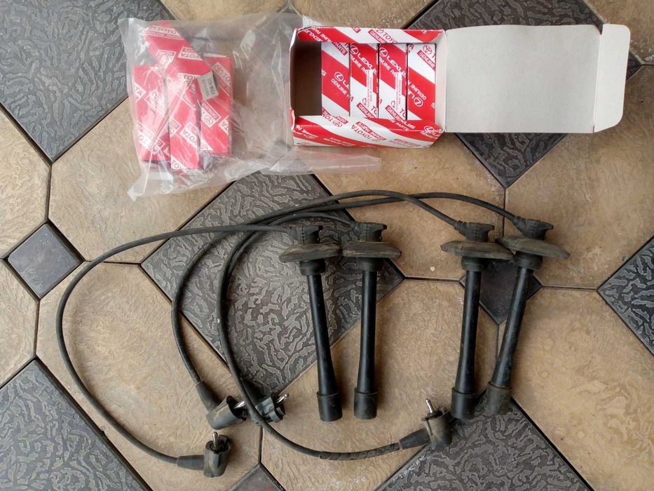 Свечные провода Б/У оригинал Toyota  сняты с Camry 10+свечи