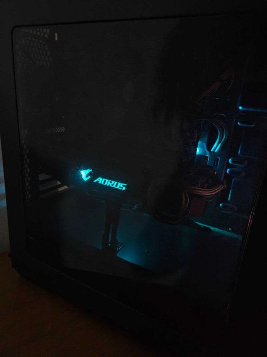 Продам видеокарту 1080 TI Gigabyte Aorus