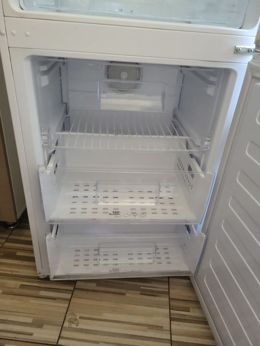 Defect Arctic AK60355NFE combina frigorifica frigider h 201cm, piese