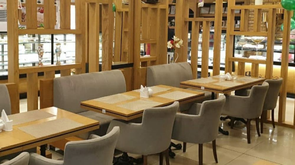 Диваны для кафе ресторанов, столы, стулья