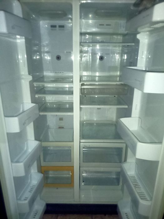 Холодильник Samsung