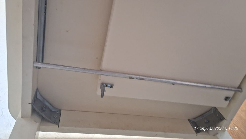 Продам стол и 4 стула