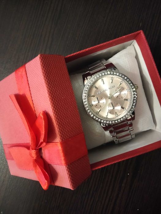 Продам часы наручные Michael Kors