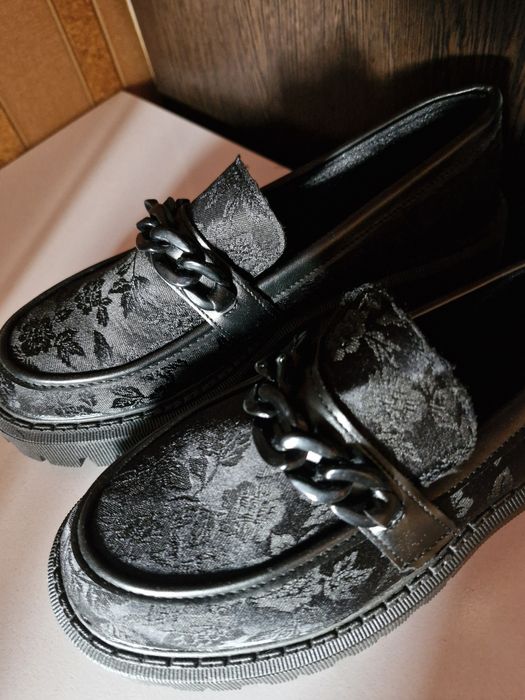 Обувь женская лоферы