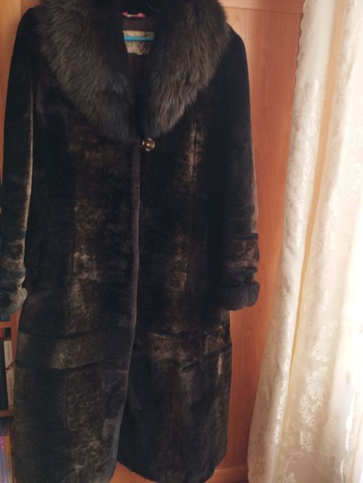 Шуба мутон 54 р. и шапка песец
