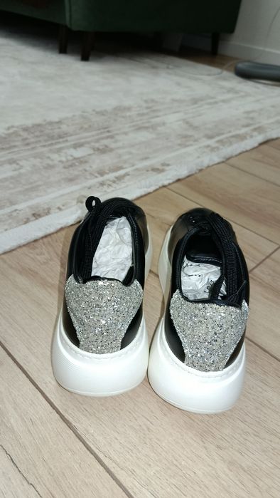 Продам новые кеды