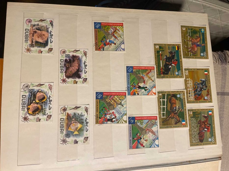 Vand clasor cu timbre straine si romanesti.