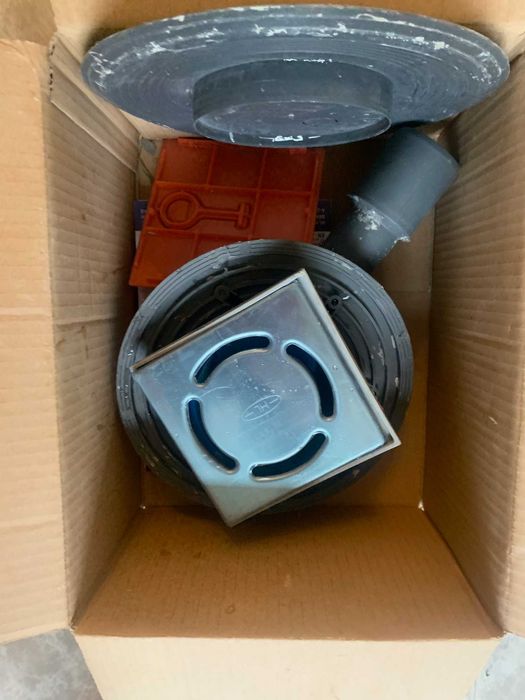 Продавам чисто нов  сифон HL  за баня