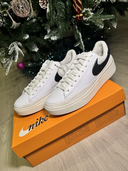 Продам кроссовки Nike оригинал