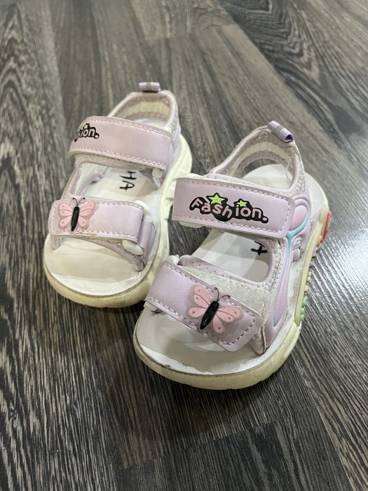 Обувь для девочки размер 20-23