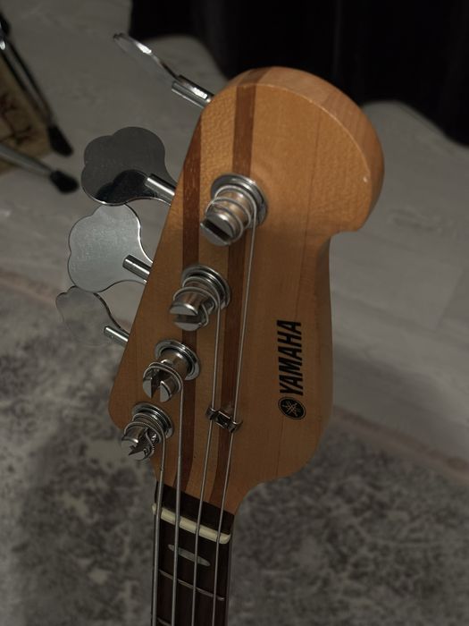 Yamaha BB424 Бас гитара