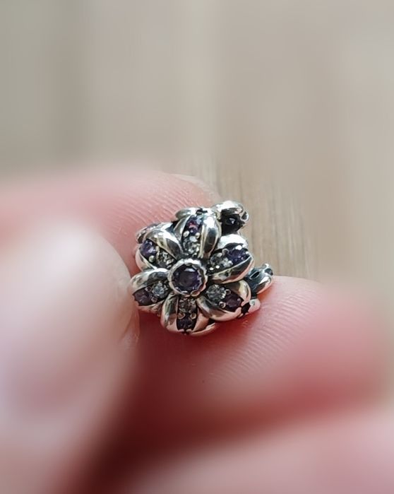 Чармове за гривна