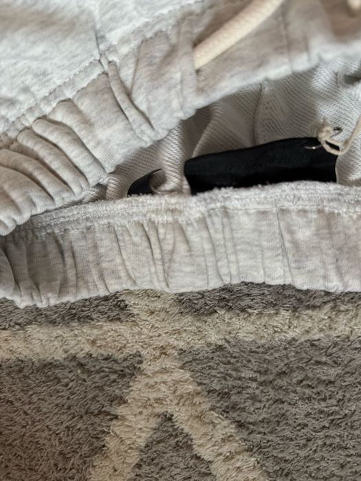 essentials къси панталони