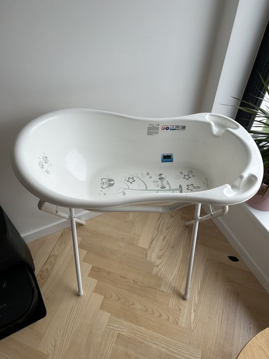 Cadita de bebelusi cu picioare inalte