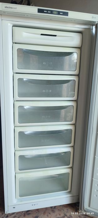 Морозильник LG сатылады.