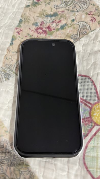 Продаю Айфон 16 про