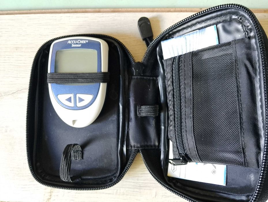 Продам Accu-chek Sensor...