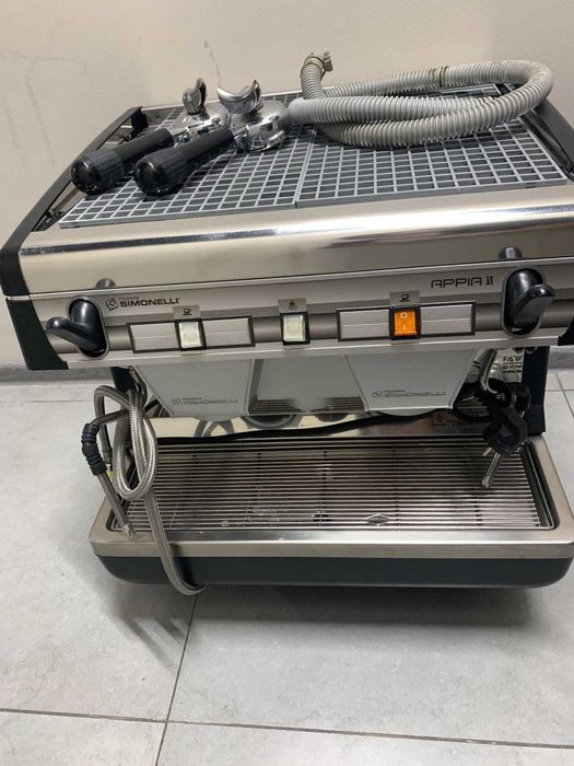Профессиональная Кофемашина Simonelli Appia II