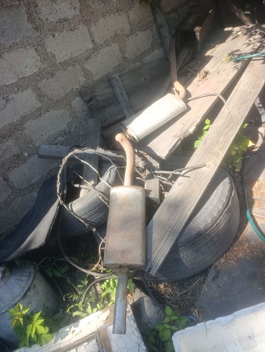 От Ауди 80 б3 запчасти продам дешево