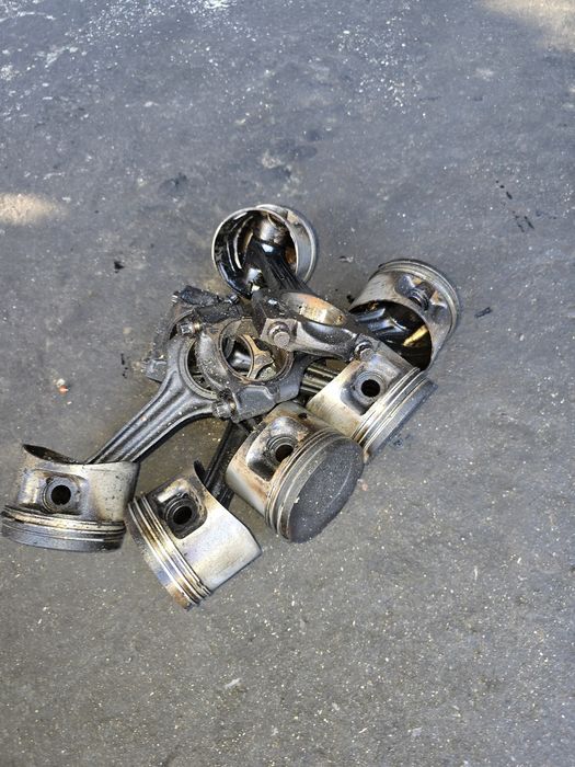 Шатун поршень Мерседес мерс 103 2.6 е260 124 Mercedes e260 w124 w201