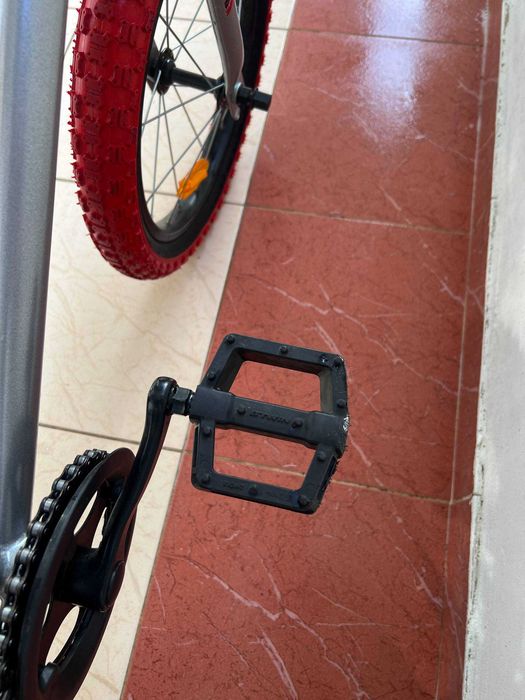 Детски велосипед BTWIN BMX 16" WIPE 500 (5-7 г. и 110-125 см) + Детска каска като подарък!