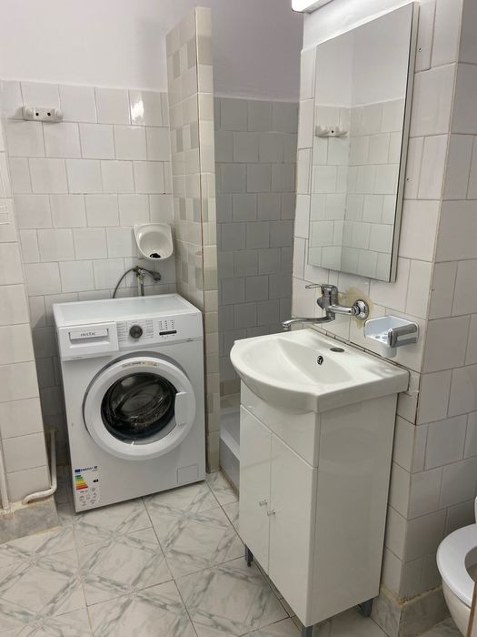 Garsonieră de închiriat lângă Iulius Mall