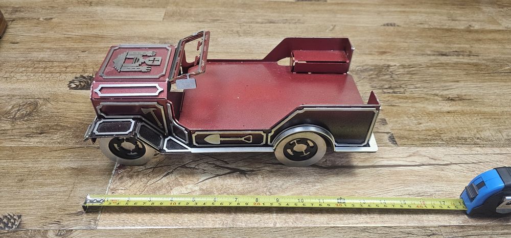 Mașină  din metal handmade