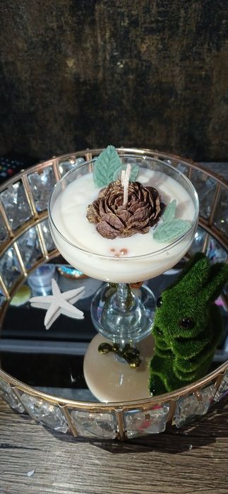 Aranjamente ceara ,cadouri ,cani si scrumiere incrustate cu pietre