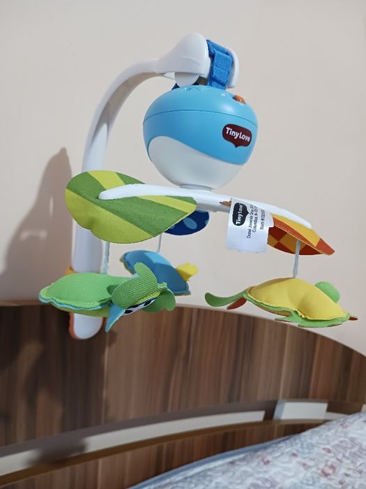 Бебешка въртелешка за легло