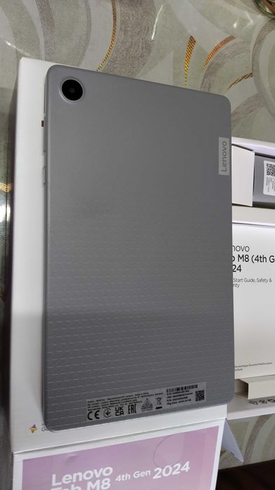 Напълно Нов Таблет Lenovo Tab M8!