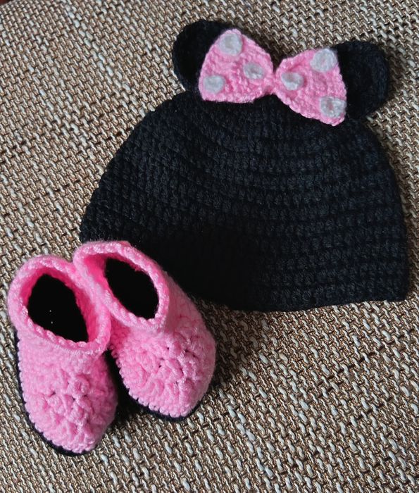 Vand caciulita și botosei Minnie Mouse
