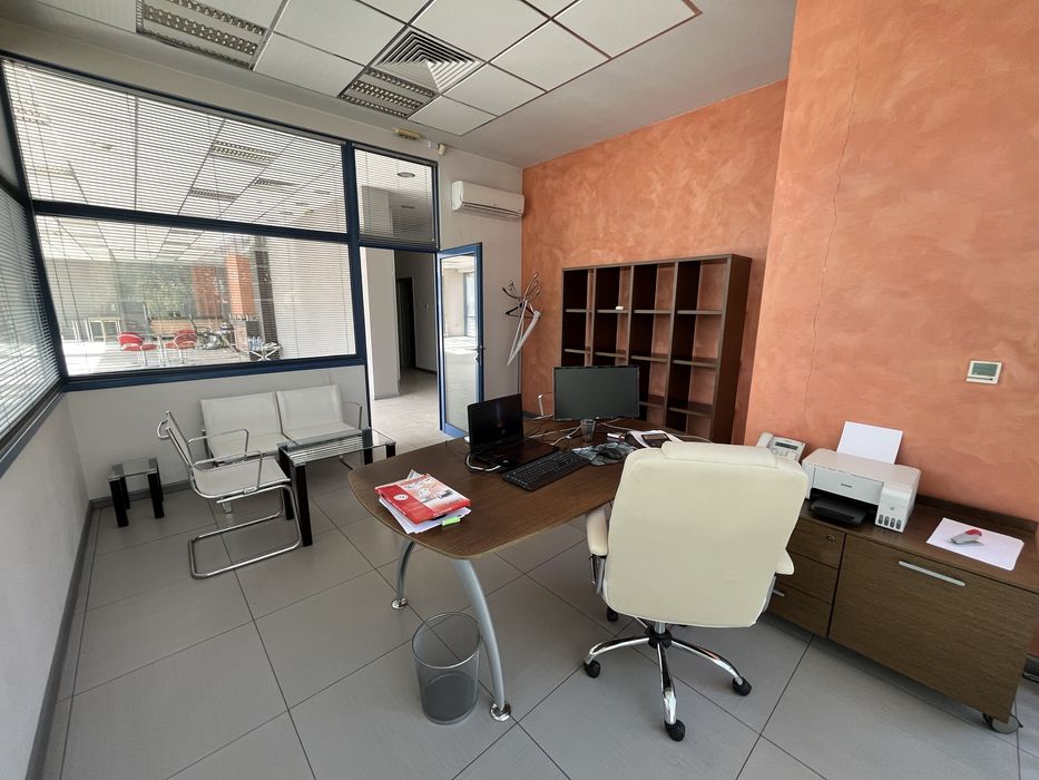 Дава се под наем Офис в София, Хладилника - 324 кв.м за 2400 € - Снимка #8