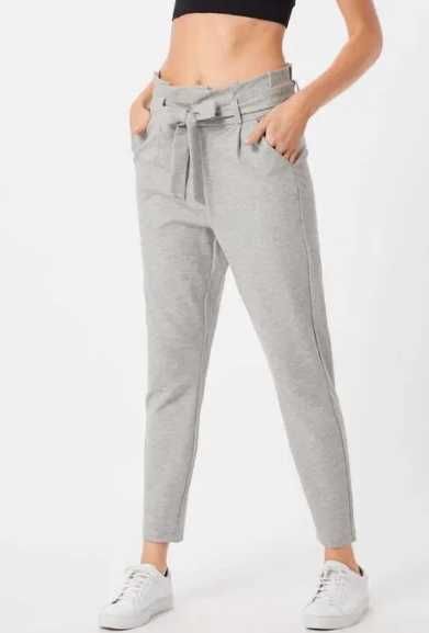 Слим фит панталон - Vero moda. Размер - M, цвят светло сив или тъмно сив. Нови с етикет