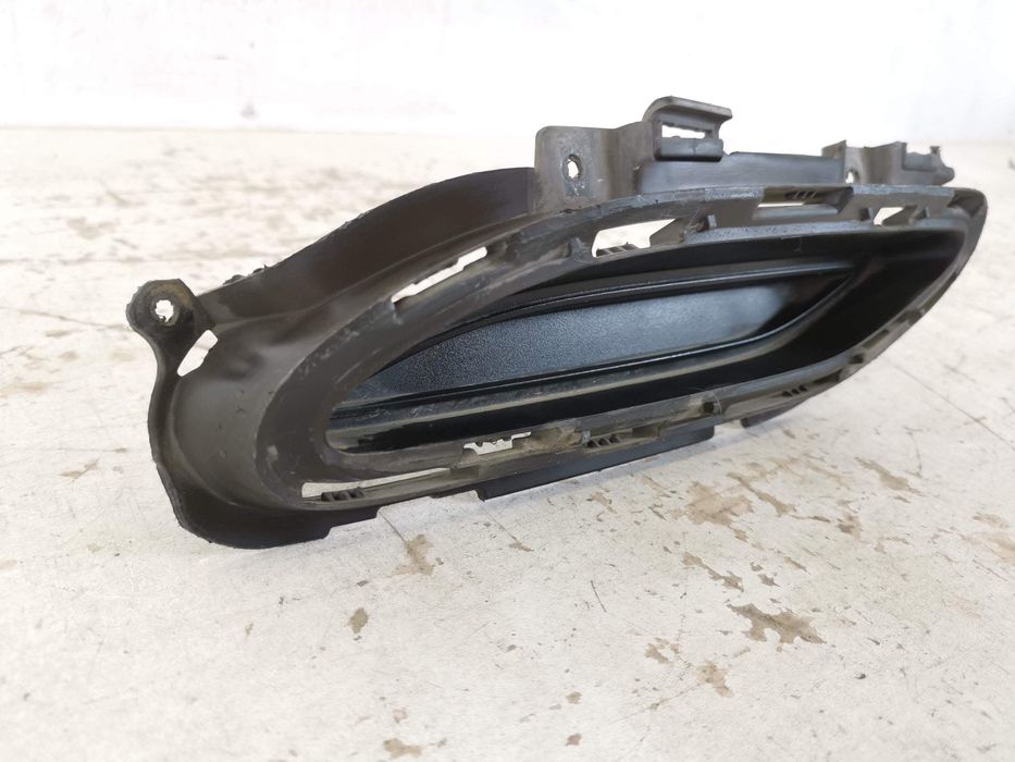 Декоративен накрайник на изпускателната система (ляв) Мерцедес-Бенц С-